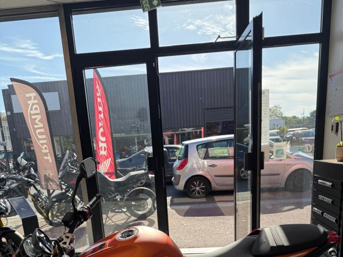 TRIUMPH STREET TRIPLE 765 R 4