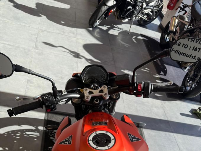 TRIUMPH STREET TRIPLE 765 R 4