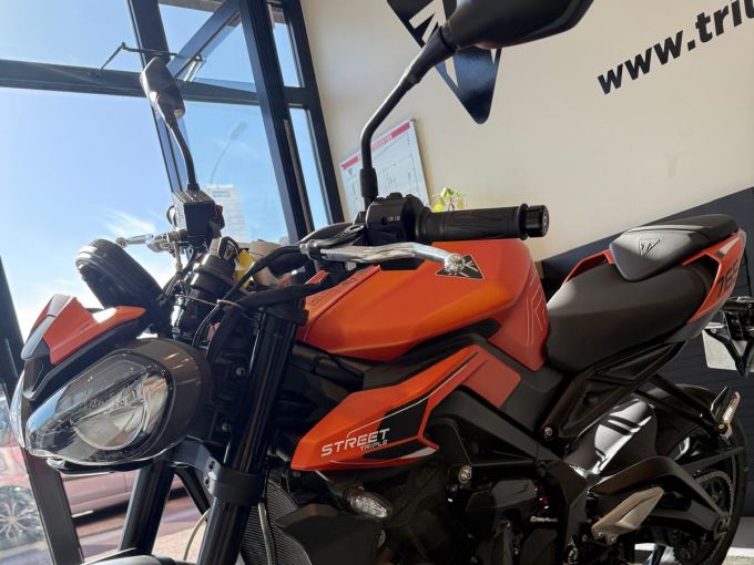 TRIUMPH STREET TRIPLE 765 R 4
