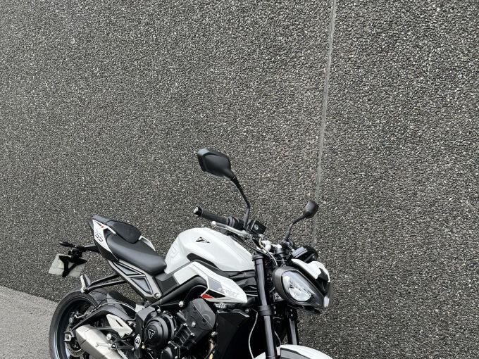 TRIUMPH STREET TRIPLE 765 R 4