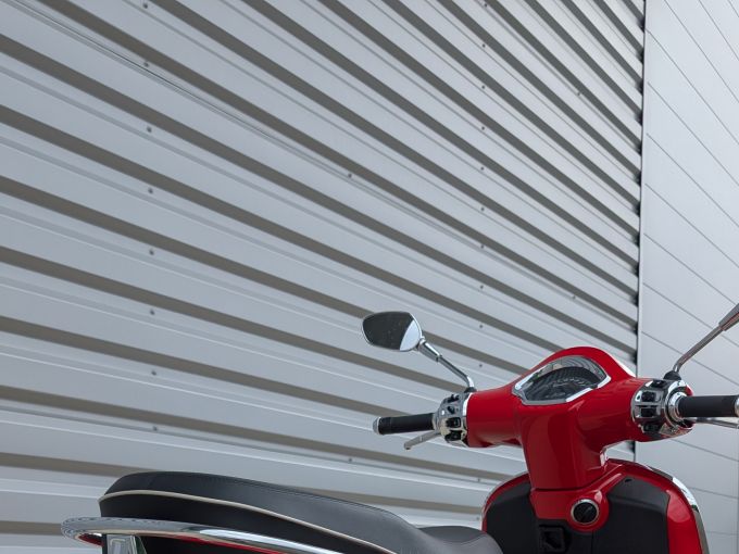 VESPA GTS 125IE SUPER 4
