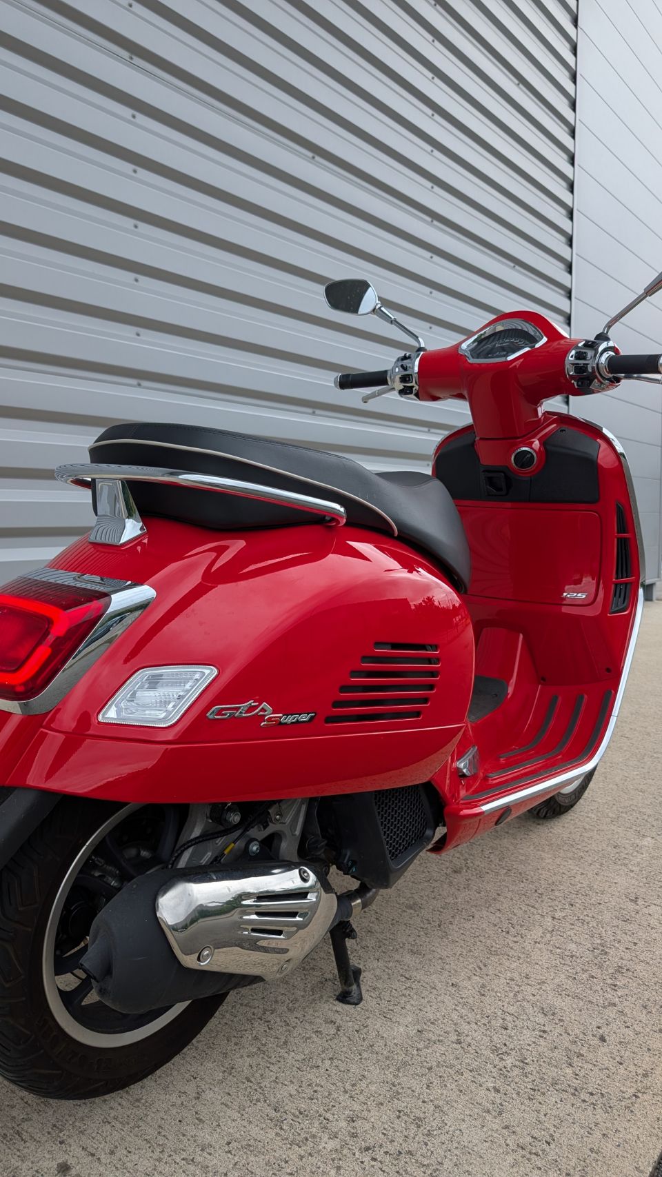 VESPA GTS 125IE SUPER 4
