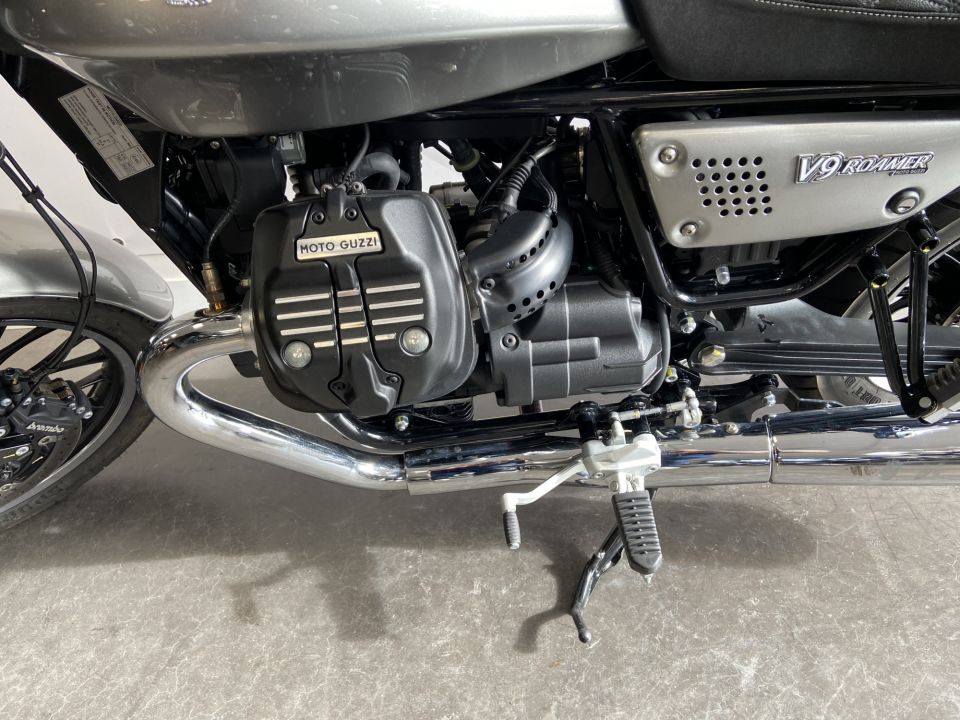MOTO GUZZI V9 ROAMER 4