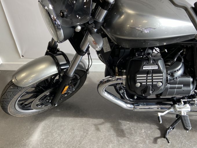 MOTO GUZZI V9 ROAMER 4