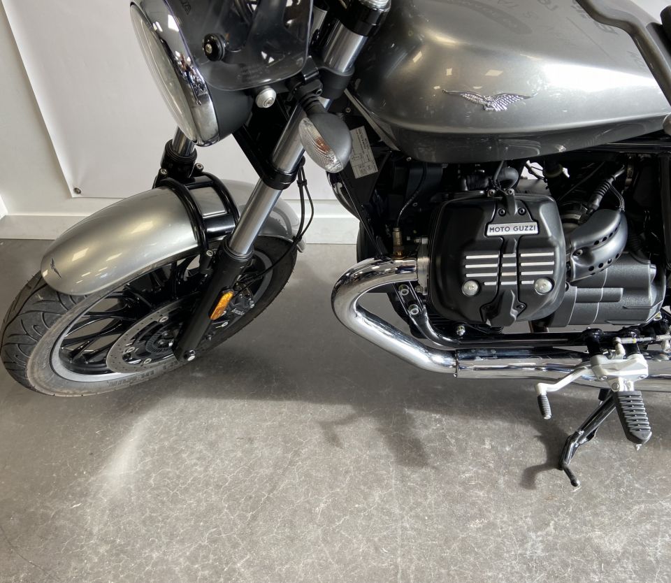 MOTO GUZZI V9 ROAMER 4