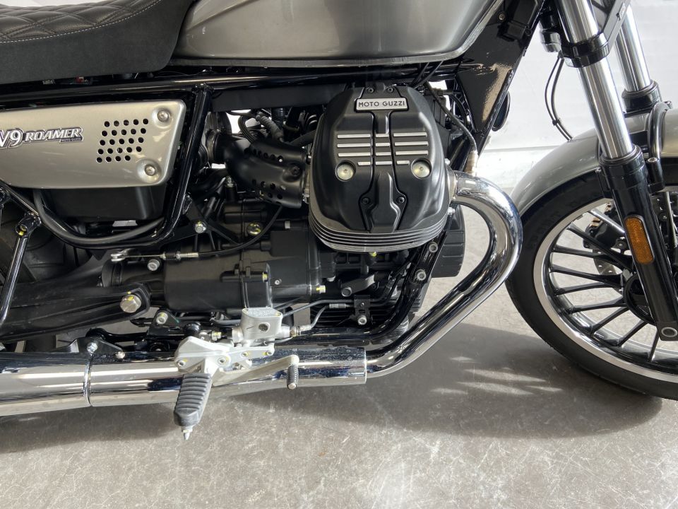 MOTO GUZZI V9 ROAMER 4