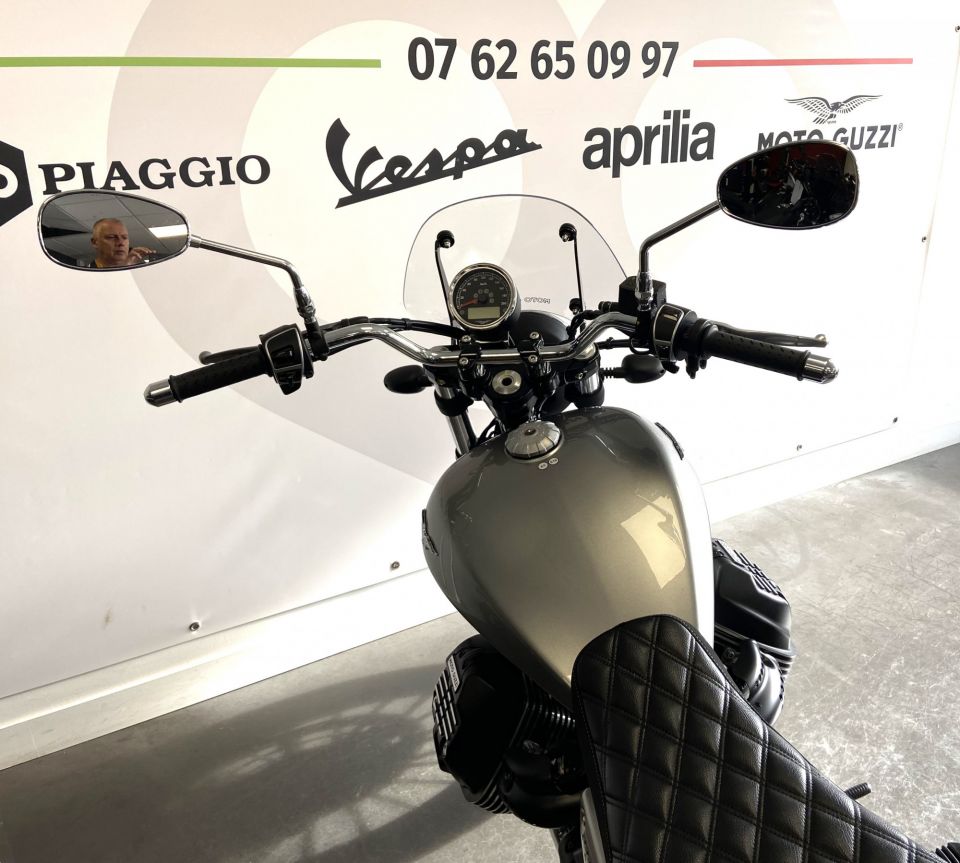 MOTO GUZZI V9 ROAMER 4