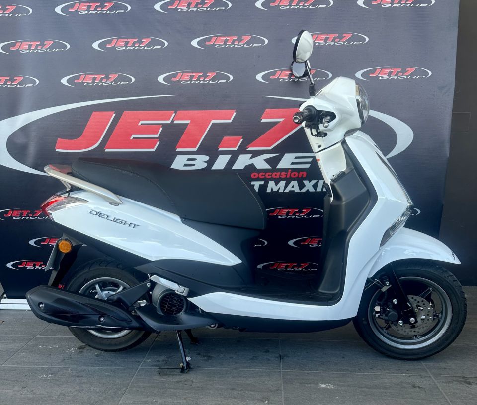 YAMAHA D'ELIGHT 4