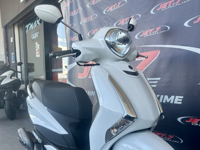 YAMAHA D'ELIGHT 4