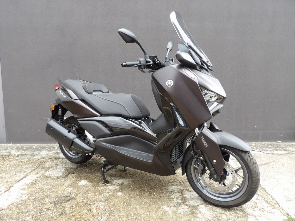 YAMAHA XMAX 300 Tech Max 4