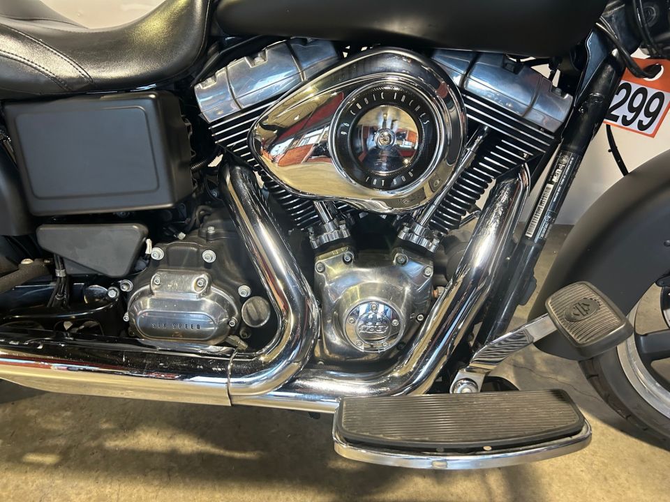 HARLEY-DAVIDSON DYNA SWITCHBACK 1690 4