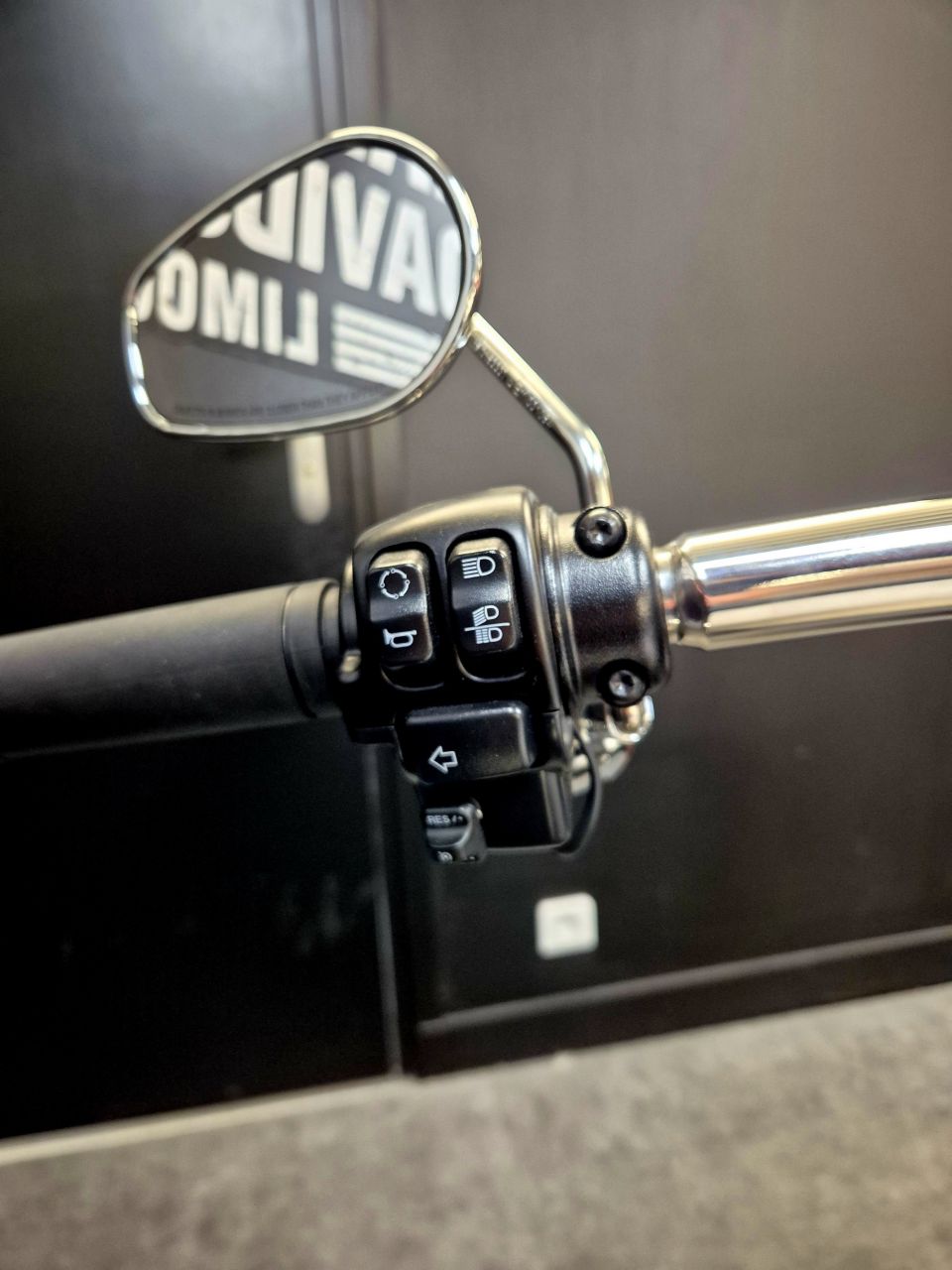 HARLEY-DAVIDSON SOFTAIL BREAKOUT 1923 4