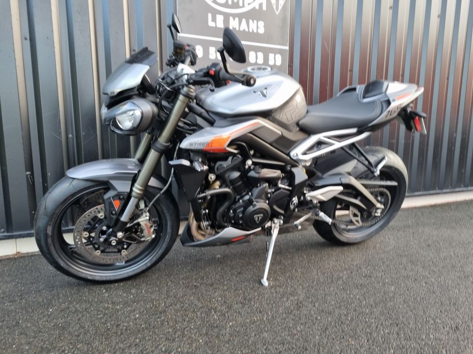 TRIUMPH STREET TRIPLE 765 RS 4