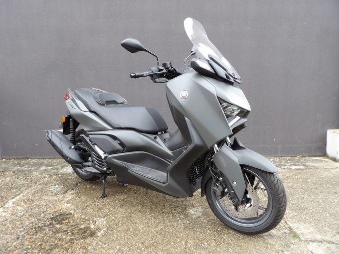 YAMAHA XMAX 125 4