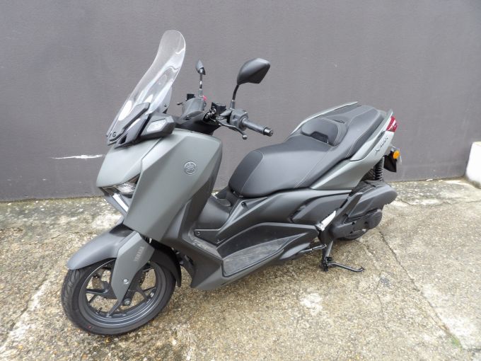 YAMAHA XMAX 125 4