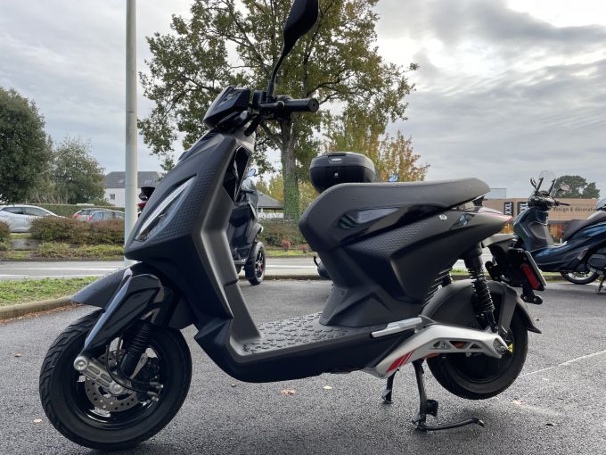 PIAGGIO 1 ACTIVE 4