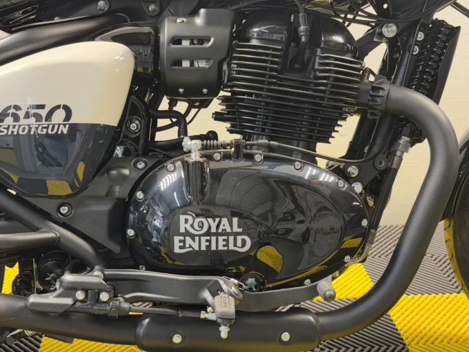 ROYAL ENFIELD SHOTGUN 650 4