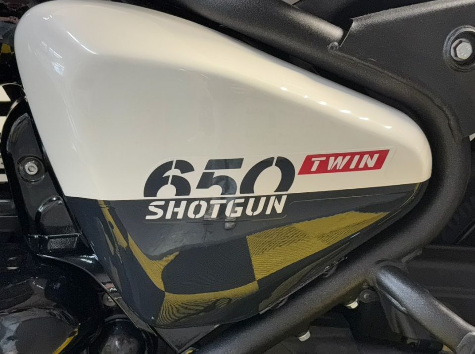 ROYAL ENFIELD SHOTGUN 650 4