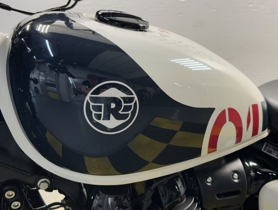 ROYAL ENFIELD SHOTGUN 650 4