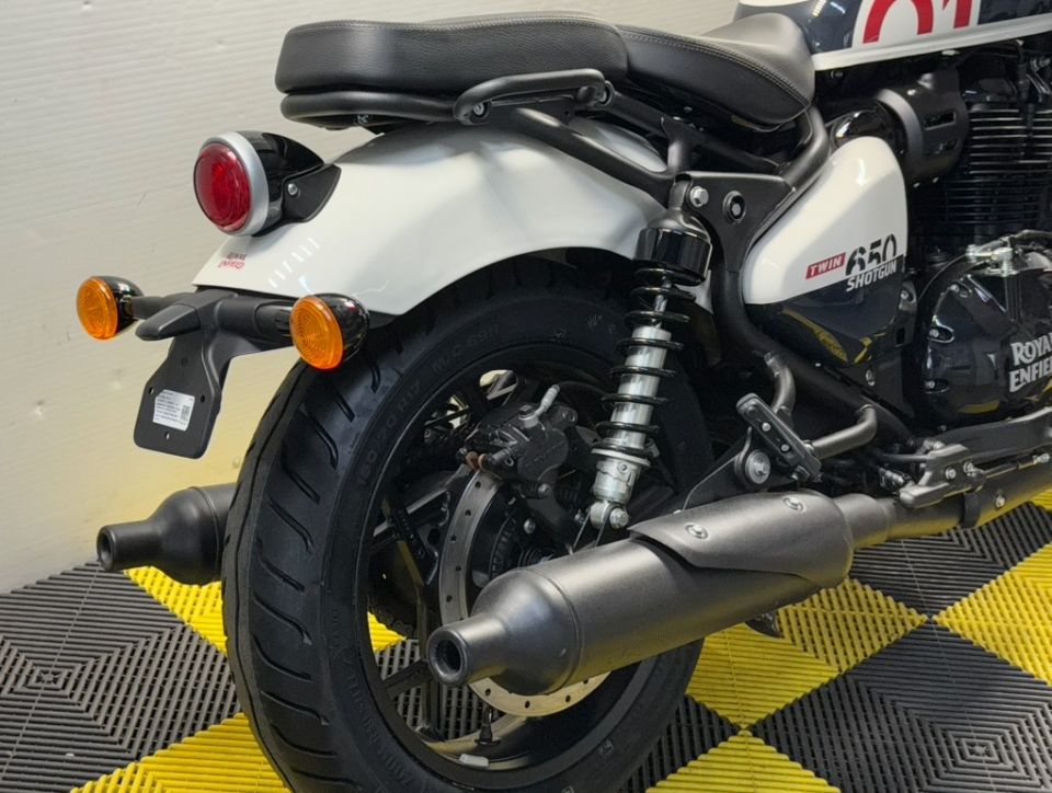 ROYAL ENFIELD SHOTGUN 650 4