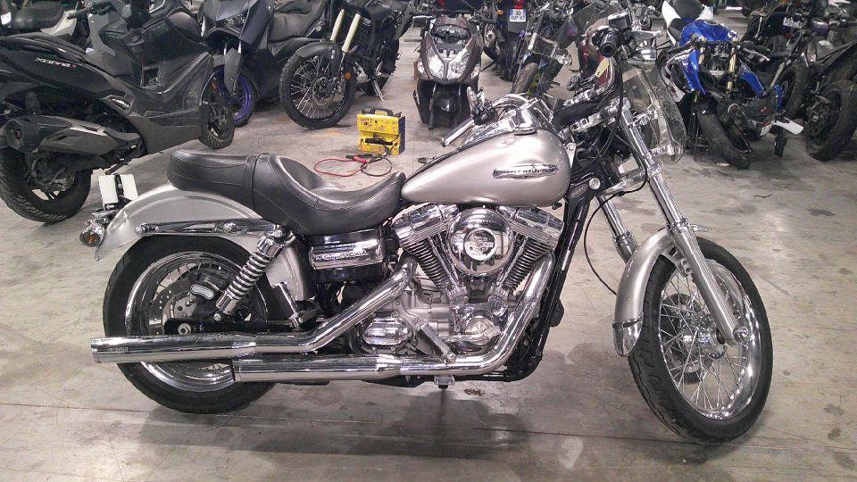 HARLEY-DAVIDSON DYNA SUPER GLIDE 1584 4