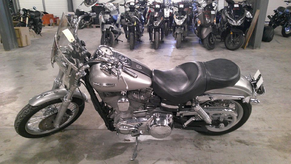 HARLEY-DAVIDSON DYNA SUPER GLIDE 1584 4
