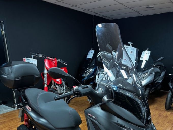 PIAGGIO MP3 300 HPE 4