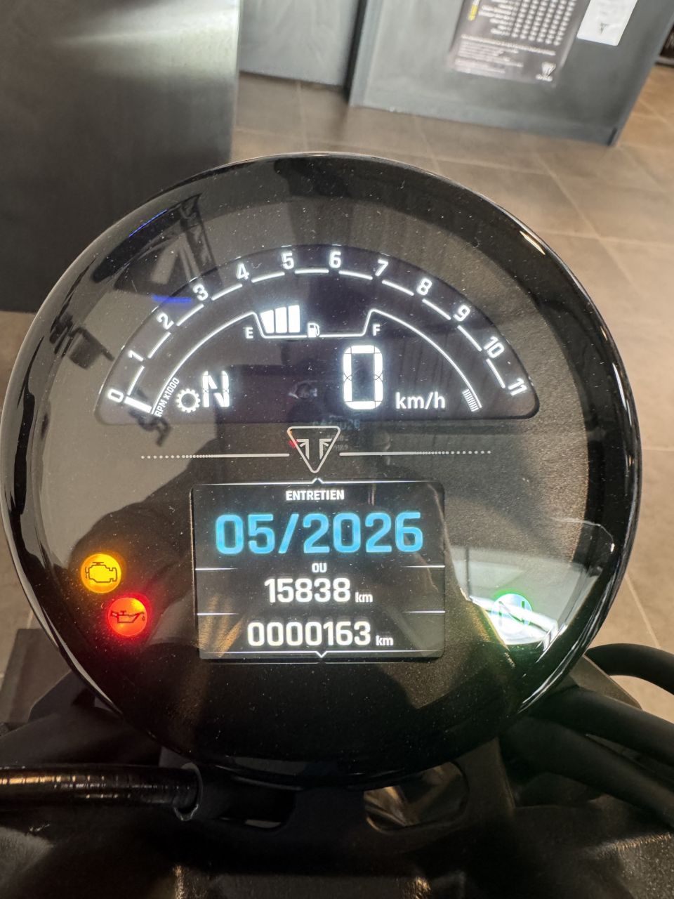 TRIUMPH TRIDENT 660 4