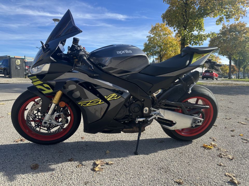 APRILIA RSV4 1100 R 4