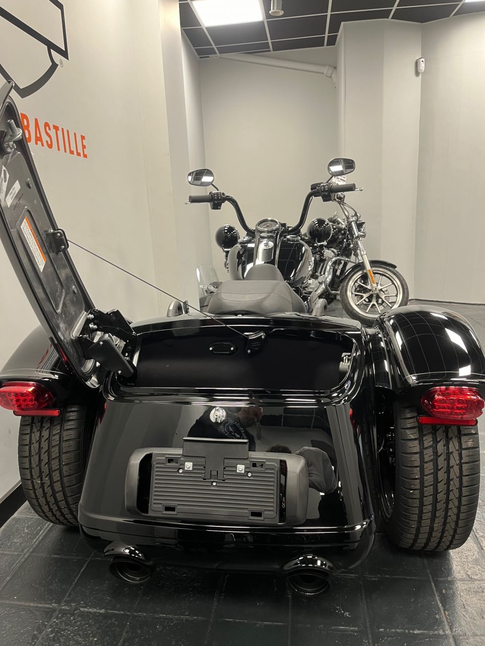 HARLEY-DAVIDSON TRIKE FREEWHEELER 1868 4