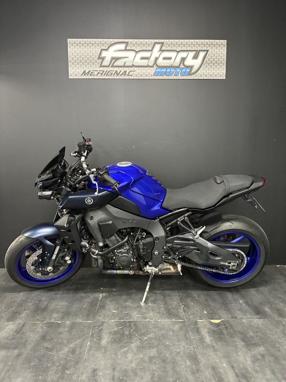 YAMAHA MT-10 4