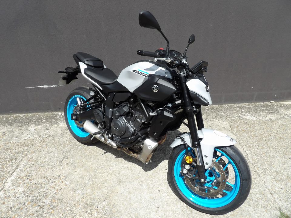 YAMAHA MT-07 Y-AMT 4