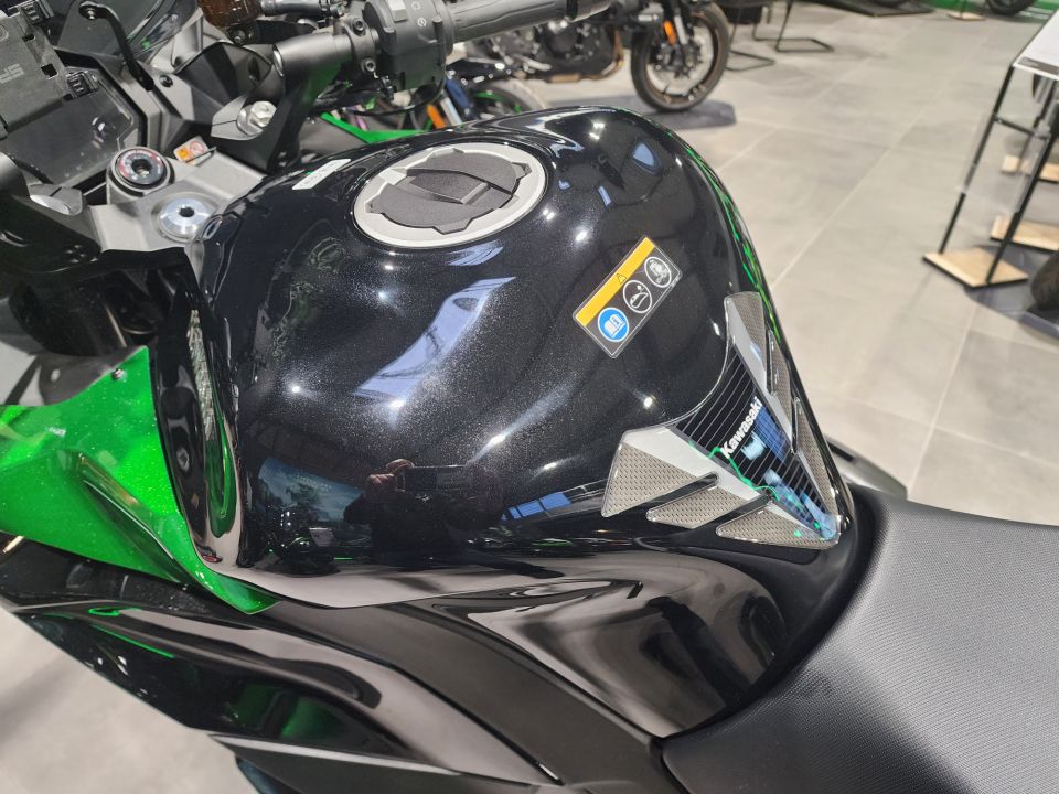 KAWASAKI NINJA 1000 SX TOURER 4