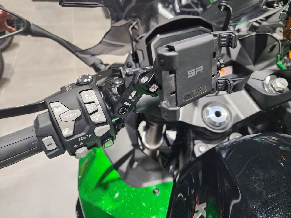 KAWASAKI NINJA 1000 SX TOURER 4