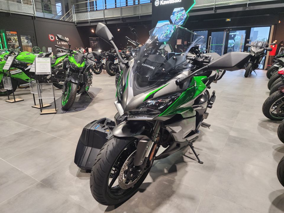 KAWASAKI NINJA 1000 SX TOURER 4