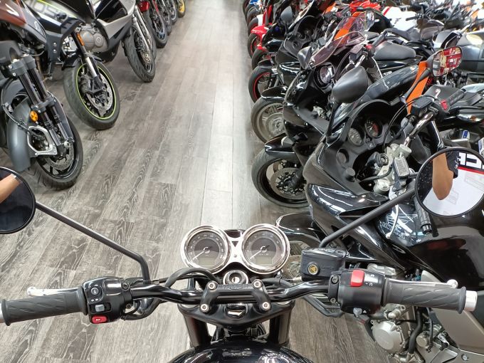 TRIUMPH BONNEVILLE 865 T100 4