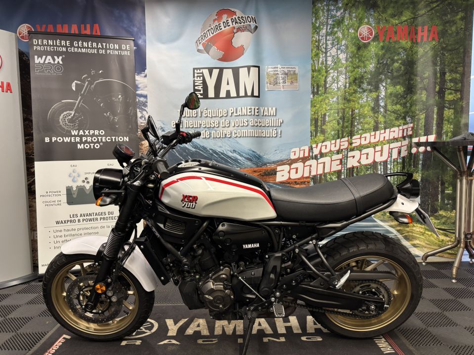 YAMAHA XSR 700 XTRIBUTE 4