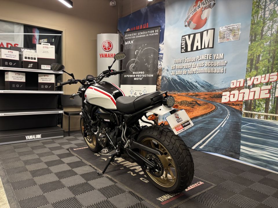 YAMAHA XSR 700 XTRIBUTE 4
