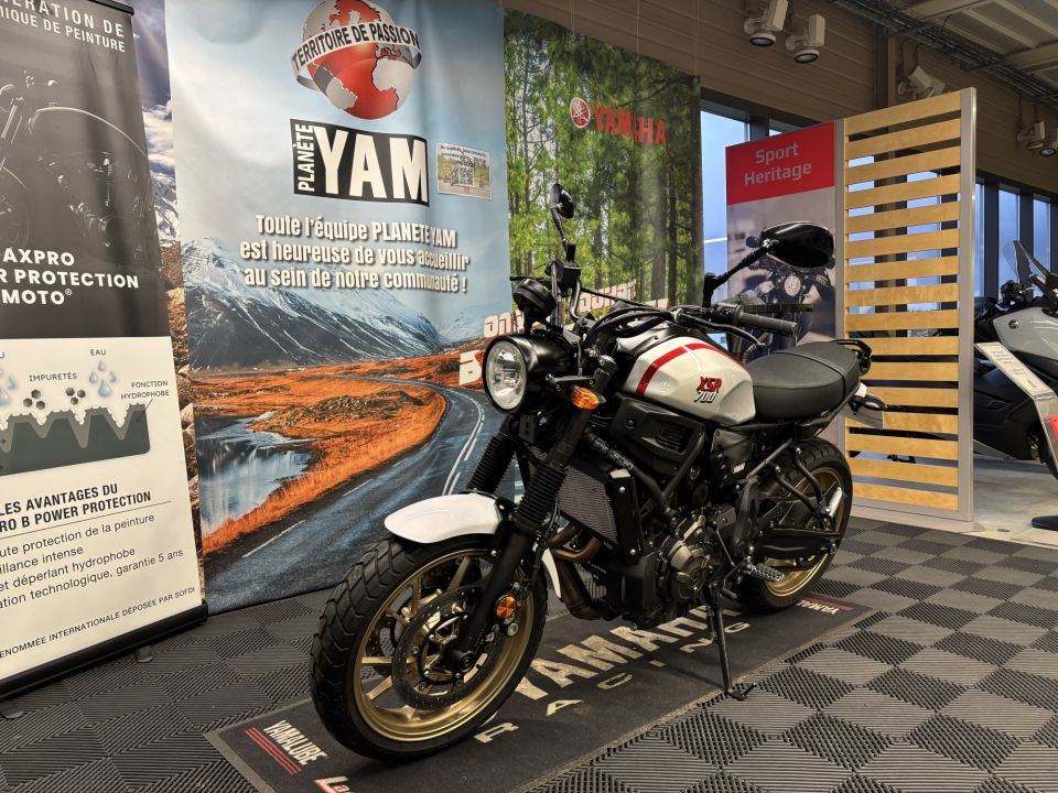 YAMAHA XSR 700 XTRIBUTE 4