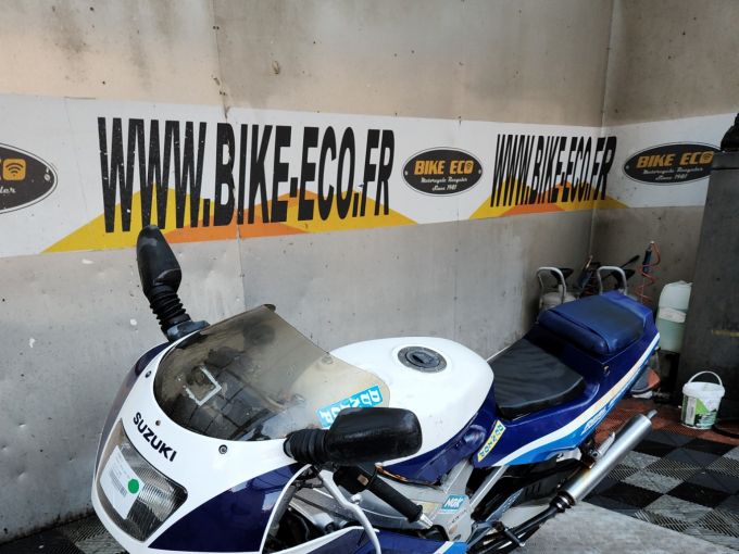 SUZUKI RGV 4