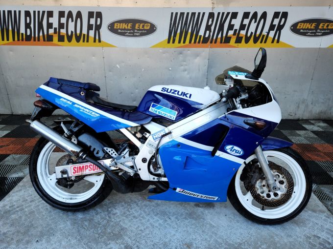 SUZUKI RGV 4