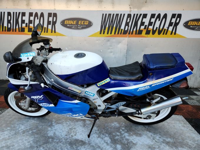 SUZUKI RGV 4