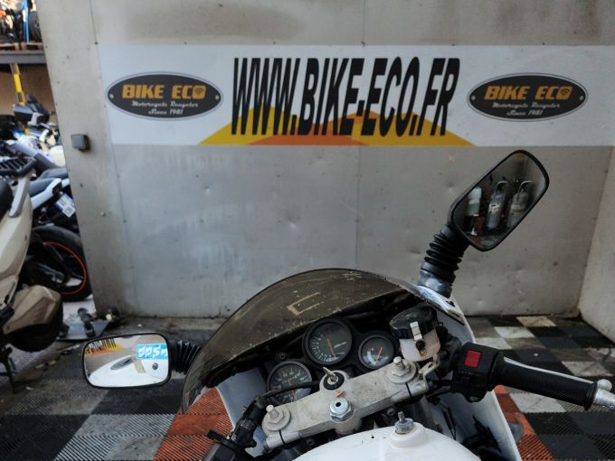 SUZUKI RGV 4