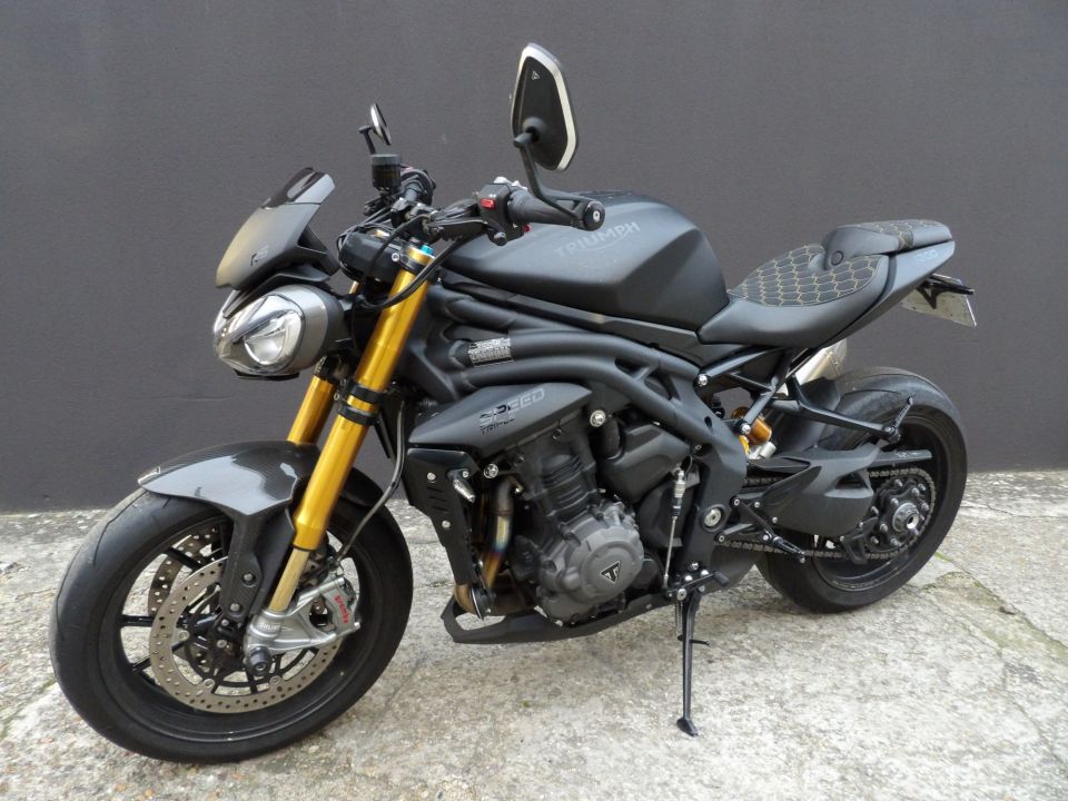TRIUMPH SPEED TRIPLE 1200 RS 4