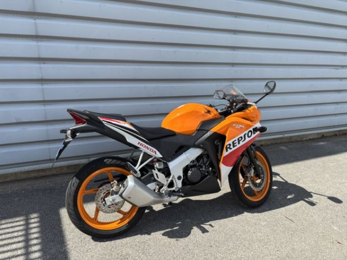 HONDA CBR125R REPSOL 4