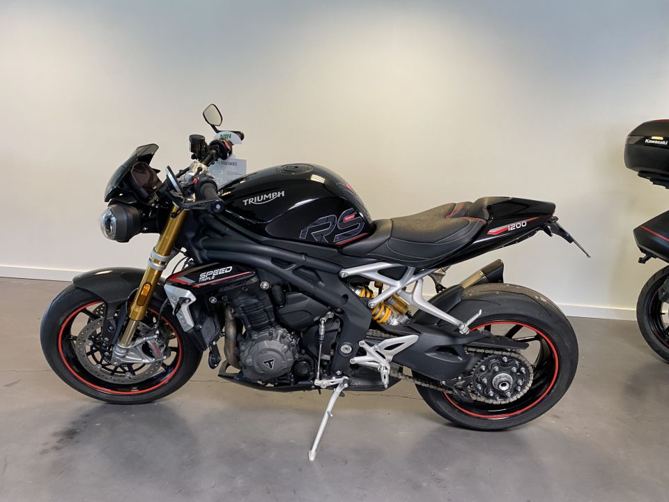 TRIUMPH SPEED TRIPLE 1200 RS 4