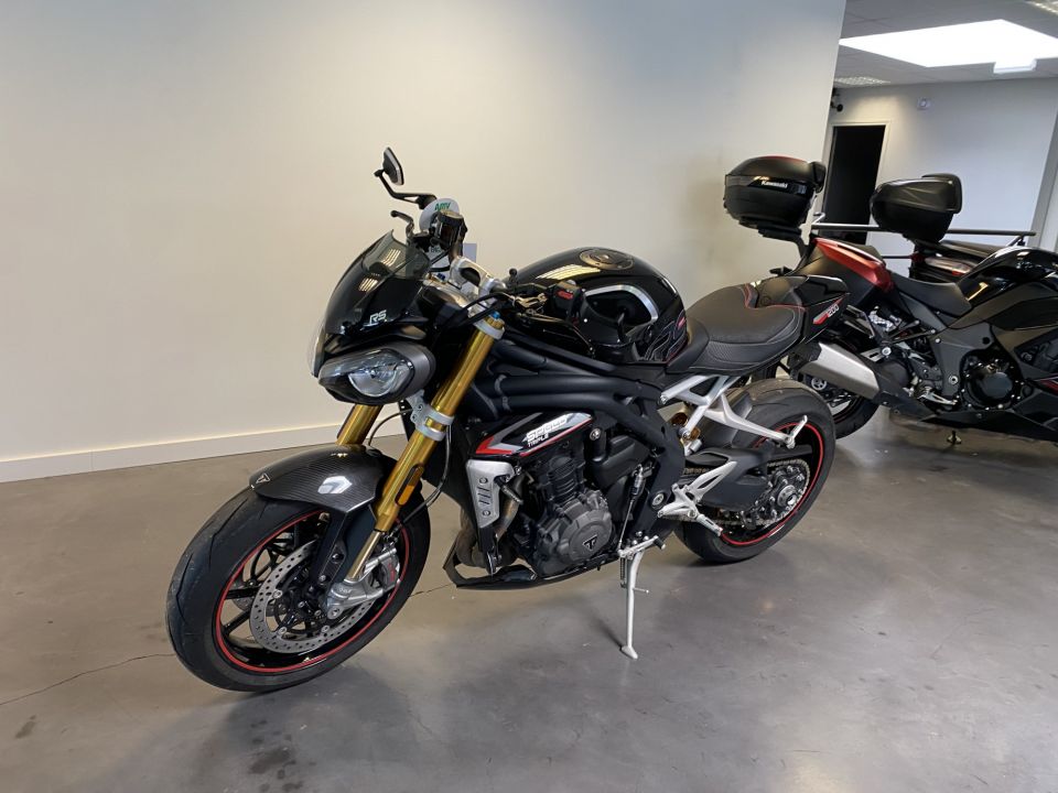 TRIUMPH SPEED TRIPLE 1200 RS 4