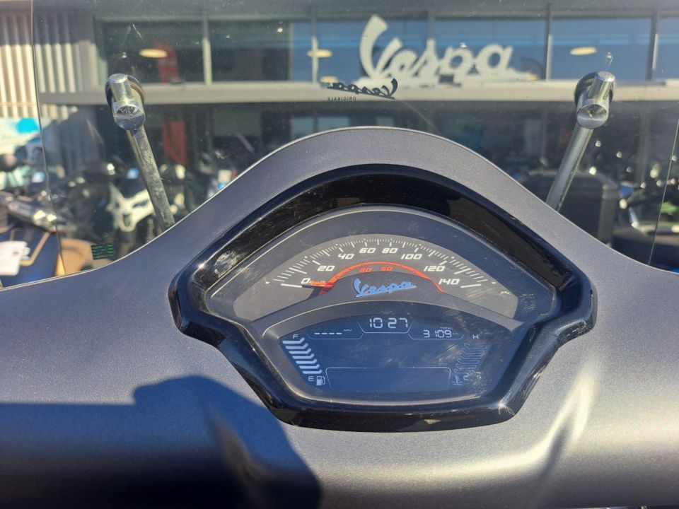 VESPA GTS 125 Supersport 4