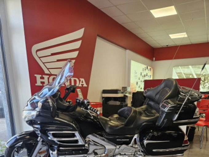 HONDA GL1800 GOLDWING 4