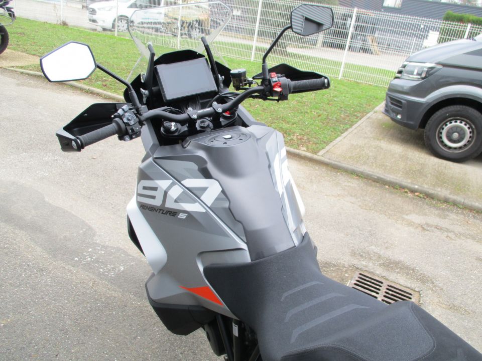 KTM 1290 SUPER ADVENTURE S 4